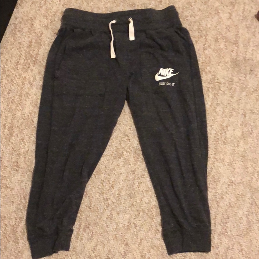 COPY - Nike size xs Capri sweat pants - Picture 1 of 2